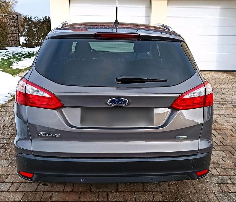 Gebraucht Ford Focus 125 PS (91 kW) 2014 Andere farben Kombi