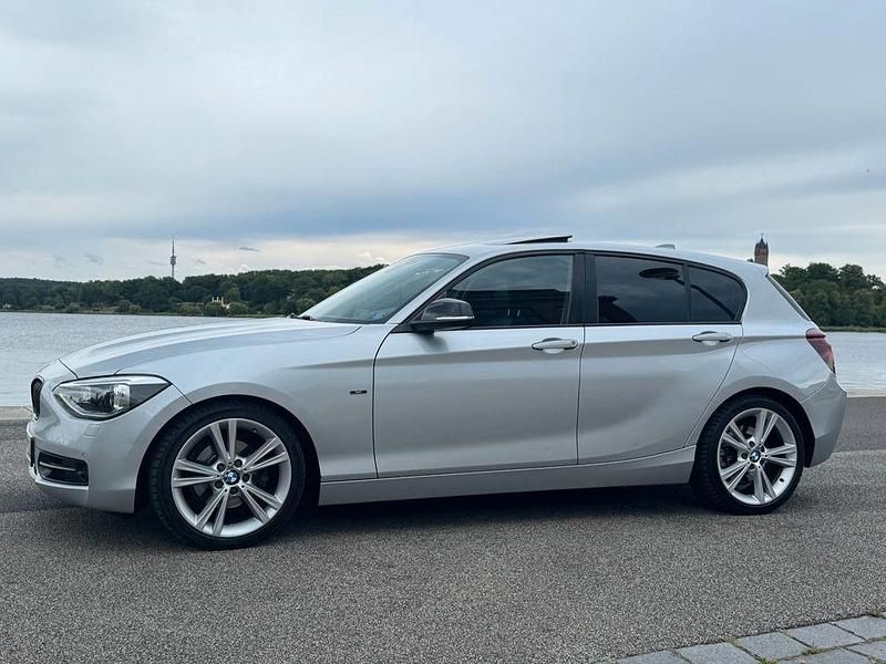 Silber Gebraucht 2012 BMW 120 Sport Line Kleinwagen | 9.500 € (Guter Preis) - Bild 1/4