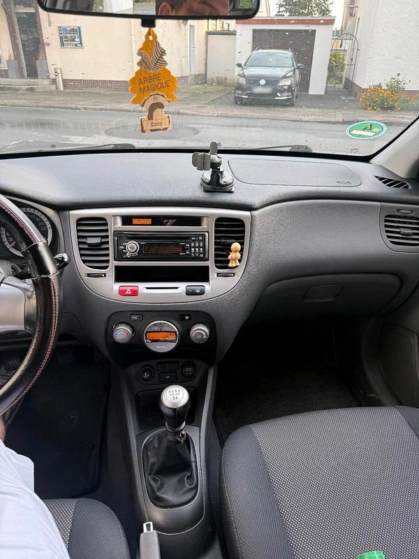 Gebraucht Kia Rio 115 PS (84 kW) 2007 Rot Kleinwagen