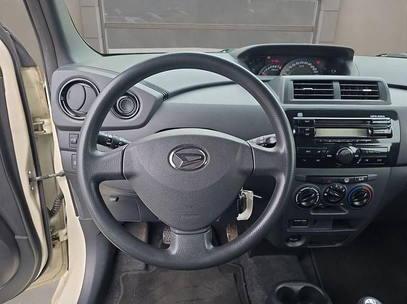 Gebraucht Daihatsu Materia 103 PS (75 kW) 2010 Weiß Van / Kleinbus