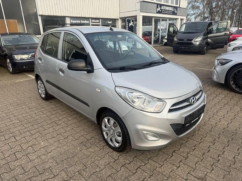 Gebraucht Hyundai i10 Classic 69 PS (50 kW) 2012 Silber Kleinwagen