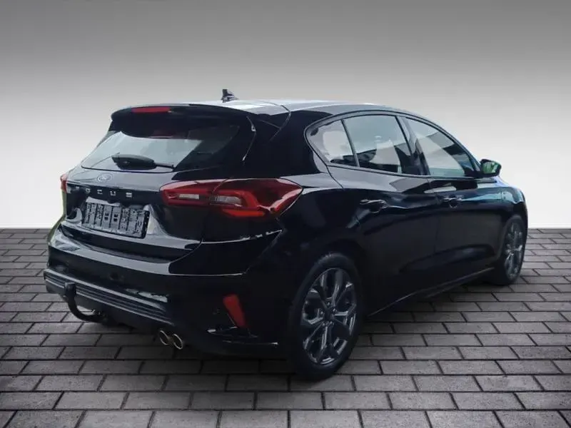 Gebraucht Ford Focus ST-Line 125 PS (91 kW) 2022 Schwarz / obsidianschwarz Limousine