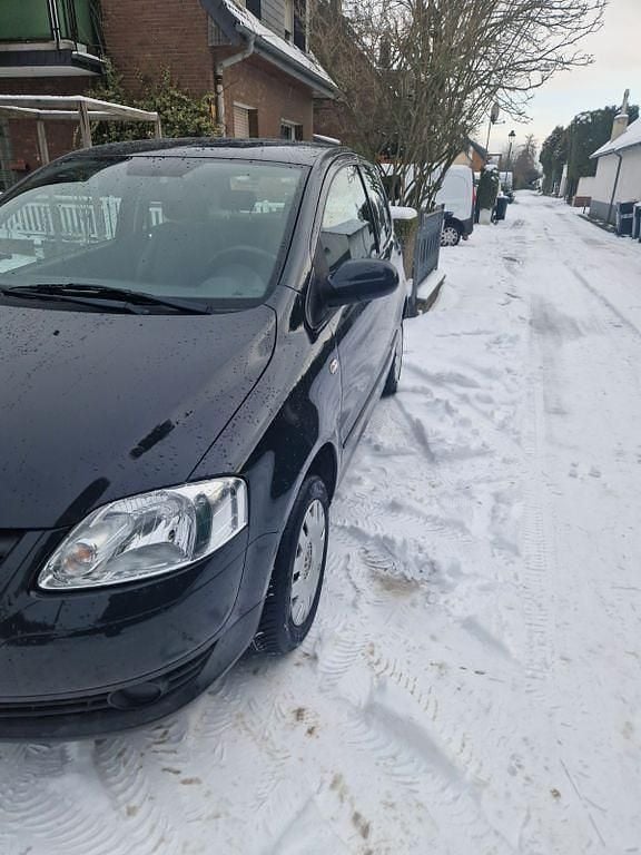 Grau Gebraucht 2008 VW Fox Kleinwagen | 1.750 € (Fairer Preis) - Bild 1/4