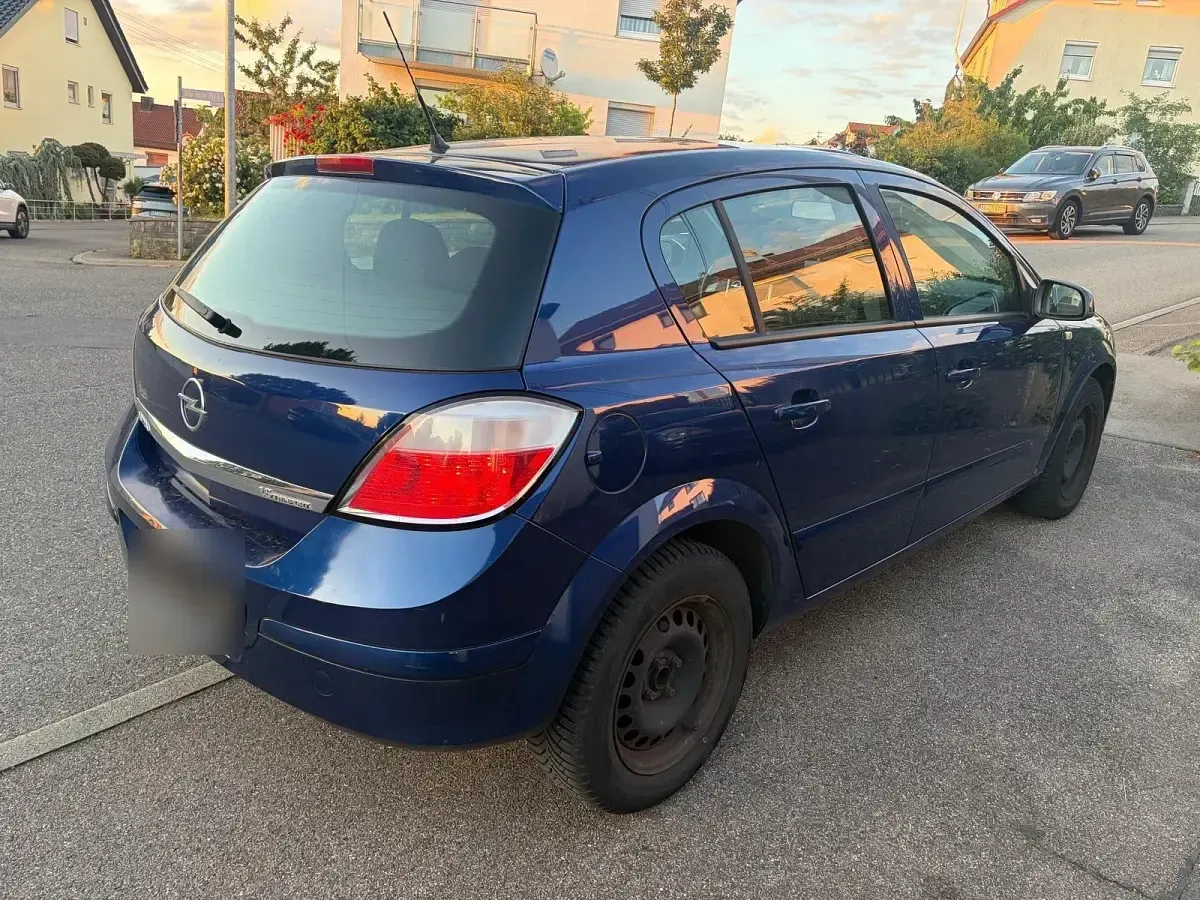 Gebraucht Opel Astra 101 PS (74 kW) 2004 Blau Kleinwagen