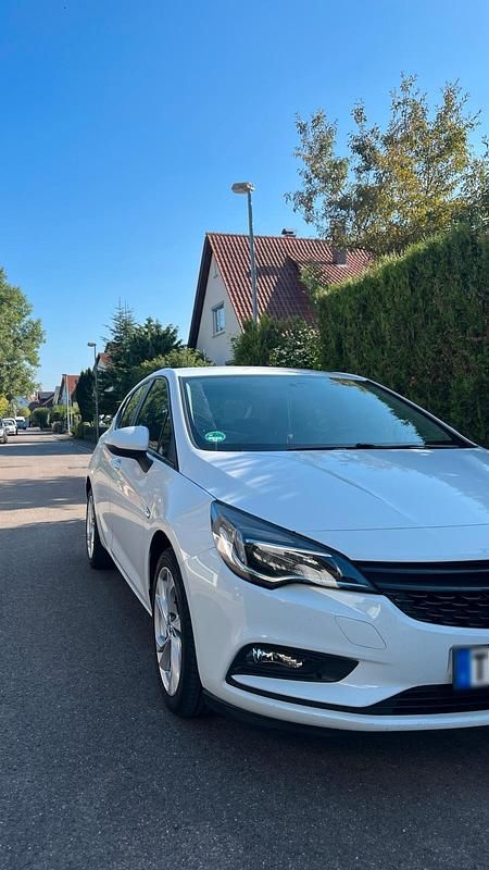 Gebraucht Opel Astra 116 PS (85 kW) 2015 Weiß Kleinwagen