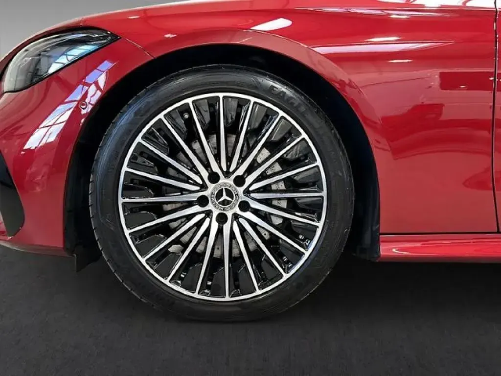 Gebraucht Mercedes 300 AMG 258 PS (189 kW) 2024 Manufaktur lack manufaktur patag (metallic) Cabrio