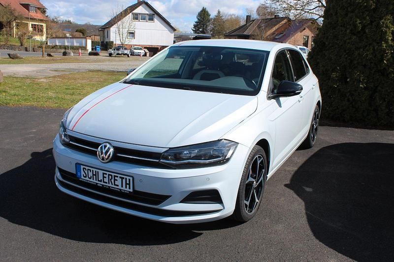 Gebraucht VW Polo Beats 95 PS (69 kW) 2017 White silver metallic Kleinwagen