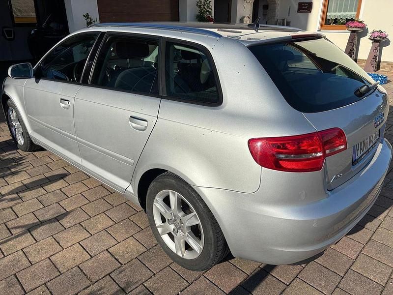 Gebraucht Audi A3 105 PS (77 kW) 2012 Silber Kleinwagen