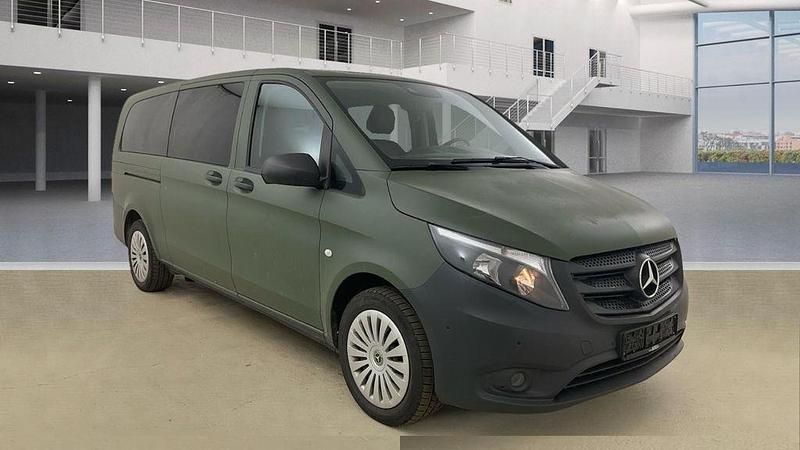 Granitgruen Gebraucht 2021 Mercedes Vito Kombi | 28.840 € (Fairer Preis) - Bild 1/4