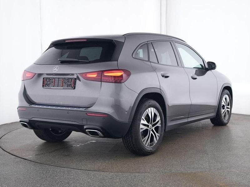 Gebraucht Mercedes GLA220 Progressive 190 PS (139 kW) 2024 Mountain grau (metallic) SUV