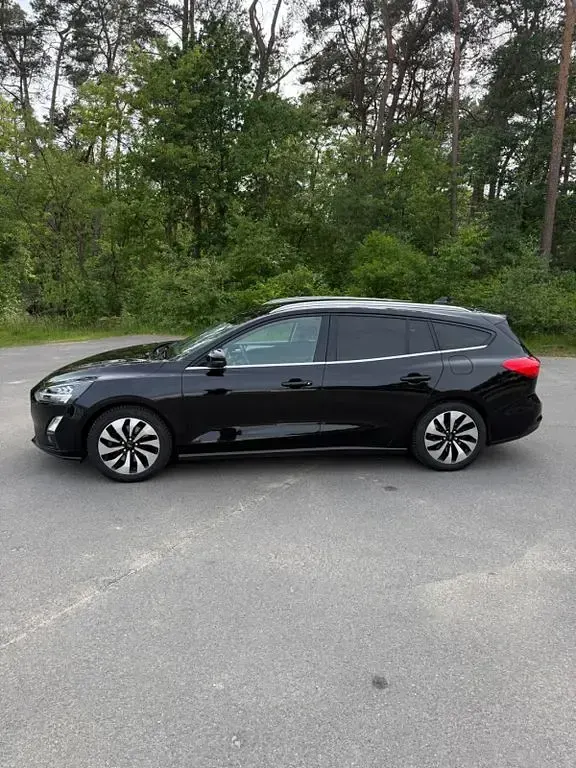 Gebraucht Ford Focus Active 120 PS (88 kW) 2019 Schwarz Limousine