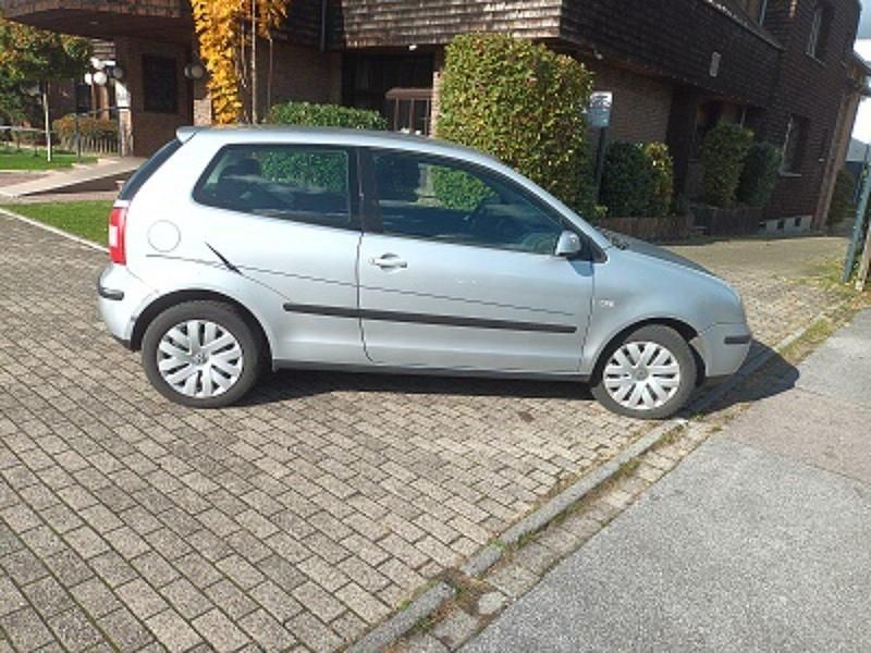 Grau Gebraucht 2003 VW Polo Basis Kleinwagen | 1.550 € (Fairer Preis) - Bild 1/4
