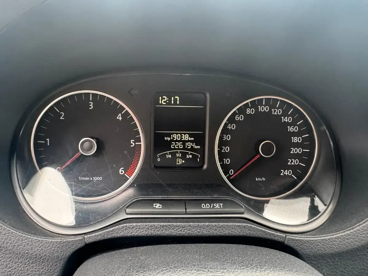 Gebraucht VW Polo 75 PS (55 kW) 2011 Silber Kleinwagen