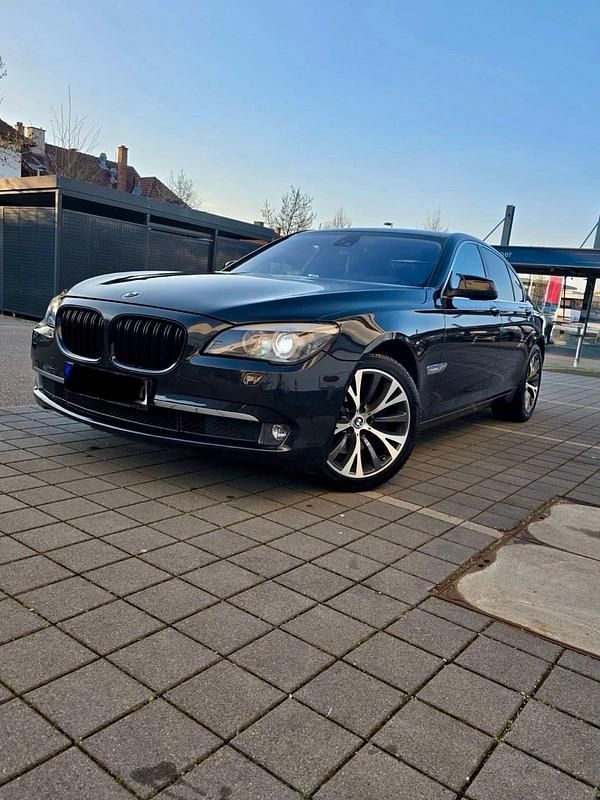 Gebraucht BMW 730 245 PS (180 kW) 2012 Schwarz Limousine