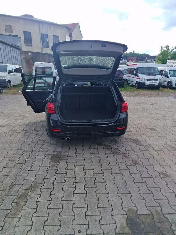 Gebraucht BMW 330 Advantage 258 PS (189 kW) 2015 Schwarz Kombi