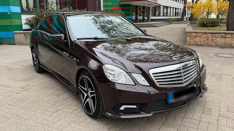 Gebraucht Mercedes E350 AMG 231 PS (169 kW) 2010 Braun Limousine
