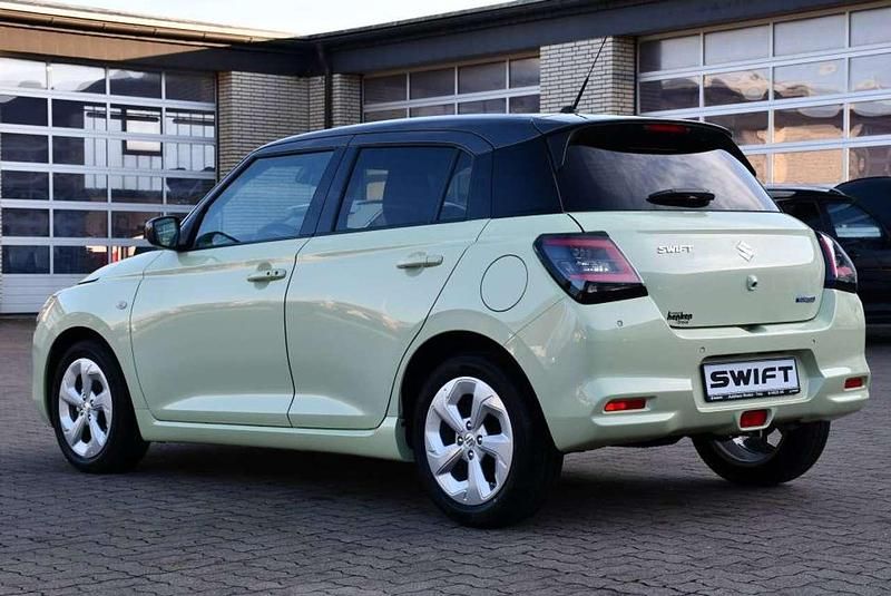 Neu Suzuki Swift Comfort 83 PS (61 kW) 2026 Cool yellow met./mineral grey Kleinwagen