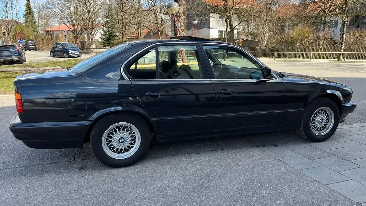 Gebraucht BMW 520 150 PS (110 kW) 1992 Schwarz Limousine