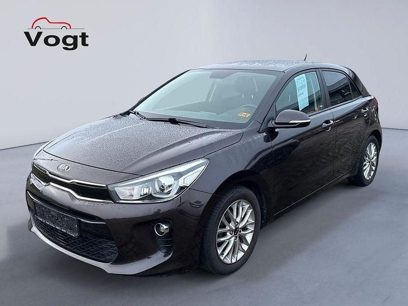 Braun Gebraucht 2017 Kia Rio DREAM-TEAM Edition Limousine | 8.700 € (Fairer Preis) - Bild 1/4