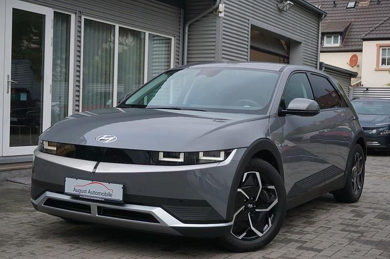 Grau Gebraucht 2023 Hyundai Ioniq 6 Techniq Limousine | 31.890 € (Superpreis) - Bild 1/3