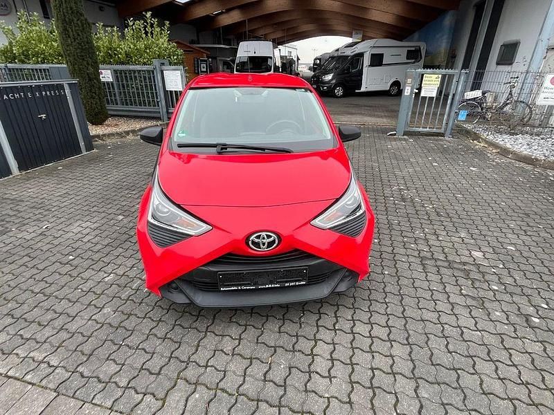 Gebraucht Toyota Aygo 72 PS (52 kW) 2019 Rot Kleinwagen