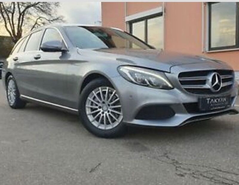 Grau Gebraucht 2015 Mercedes C200 Avantgarde Limousine | 12.500 € (Guter Preis) - Bild 1/4