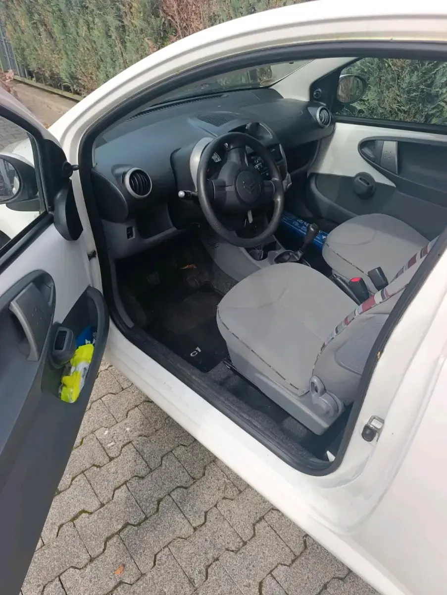 Gebraucht Citroën C1 70 PS (51 kW) 2010 Weiß Kleinwagen