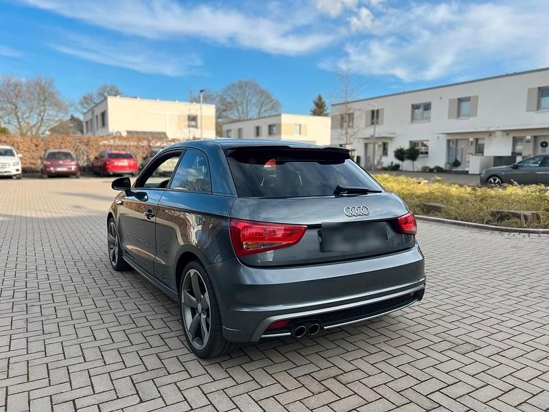 Gebraucht Audi A1 S-Line 140 PS (102 kW) 2014 Grau Kleinwagen