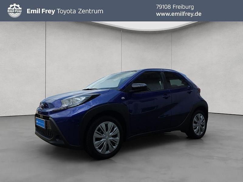 Juniper blue Gebraucht 2023 Toyota Aygo X-play Kleinwagen | 14.990 € (Guter Preis) - Bild 1/4
