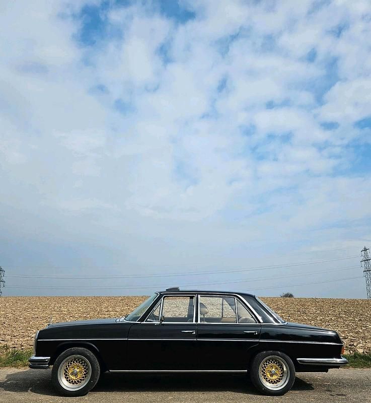 Gebraucht Mercedes 280 185 PS (136 kW) 1972 Schwarz Limousine