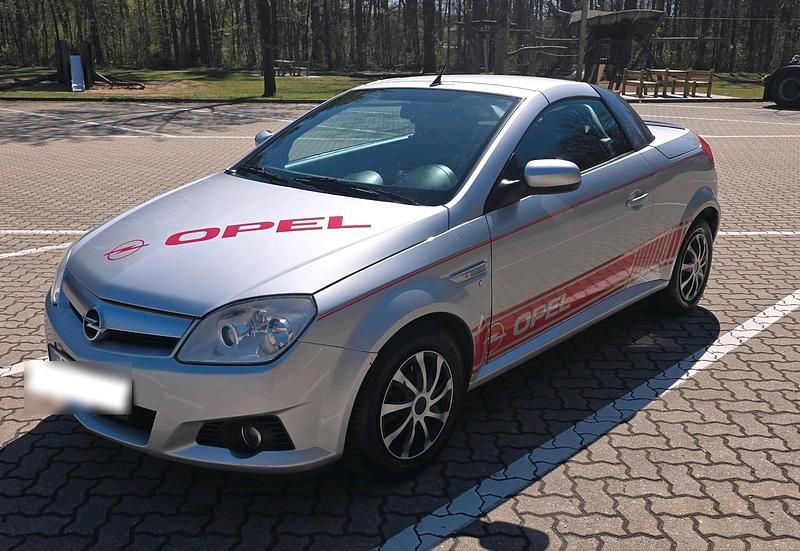 Gebraucht Opel Tigra 90 PS (66 kW) 2006 Silber Cabrio