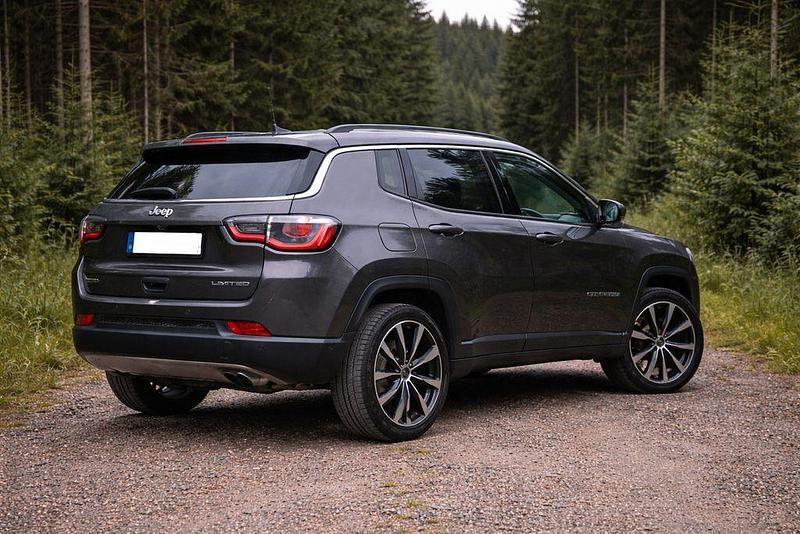 Gebraucht Jeep Compass Limited 140 PS (102 kW) 2019 Andere farben SUV