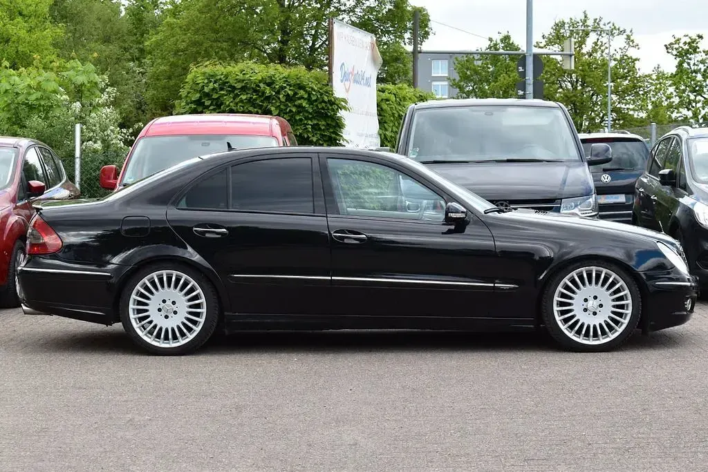 Gebraucht Mercedes E320 224 PS (164 kW) 2007 Schwarz Limousine