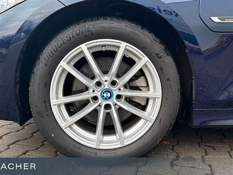 Gebraucht BMW 330e Efficient Dynamics 292 PS (214 kW) 2022 Blau Limousine