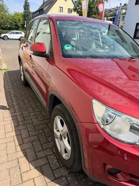 Gebraucht VW Touran Trendline 140 PS (102 kW) 2009 Rot Van / Kleinbus
