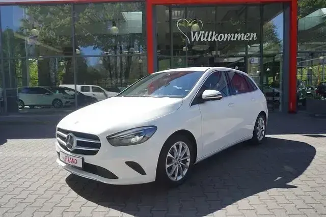 Gebraucht Mercedes B250 Progressive 224 PS (164 kW) 2019 Weiß Van / Kleinbus