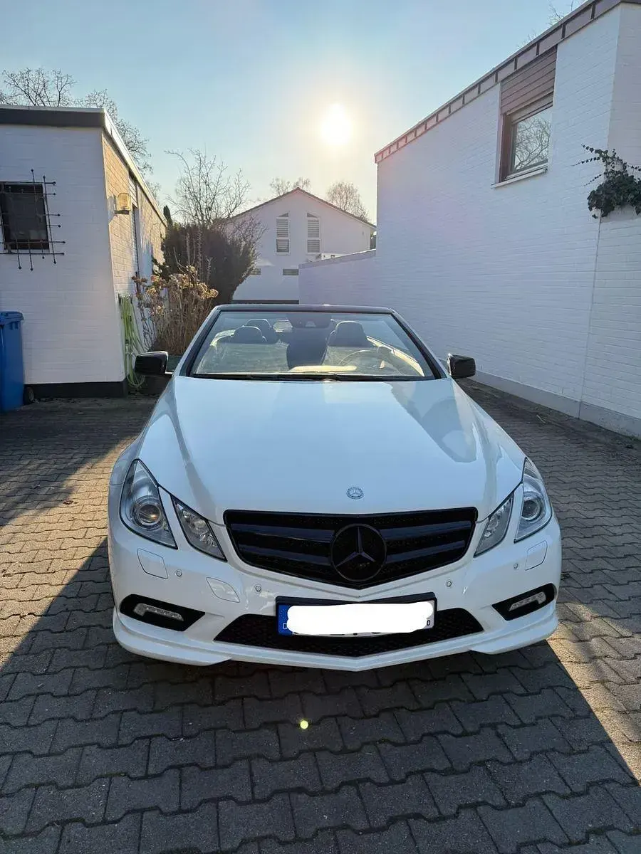 Używany Mercedes E350 Elegance 265 KM (194 kW) 2011 Biały Kabriolet