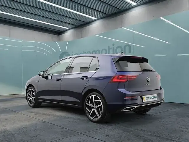 Gebraucht VW Golf VIII Style 190 PS (139 kW) 2023 Blau Limousine
