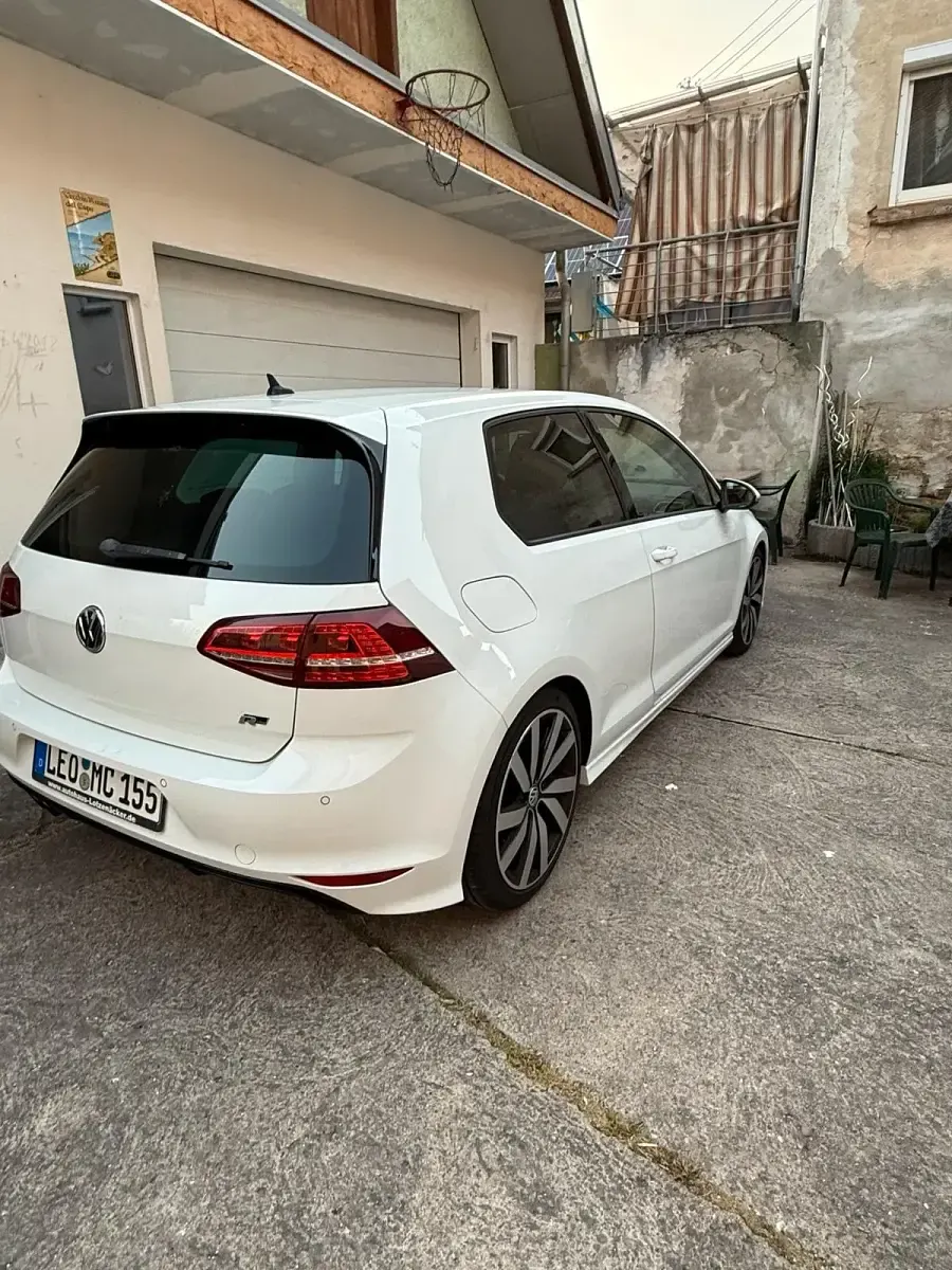 Gebraucht VW Golf VII R-line 150 PS (110 kW) 2015 Weiß Coupé