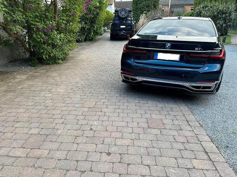 Gebraucht BMW 750 530 PS (389 kW) 2019 Blau Limousine