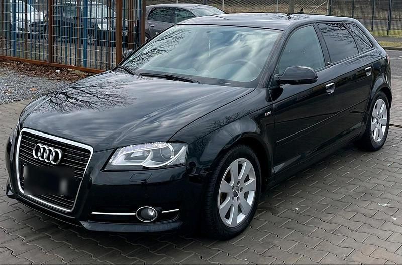 Schwarz Gebraucht 2011 Audi A3 S-Line Kleinwagen | 5.890 € (Fairer Preis) - Bild 1/4