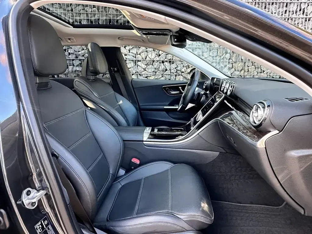 Gebraucht Mercedes C300e 204 PS (150 kW) 2022 Grau Kombi