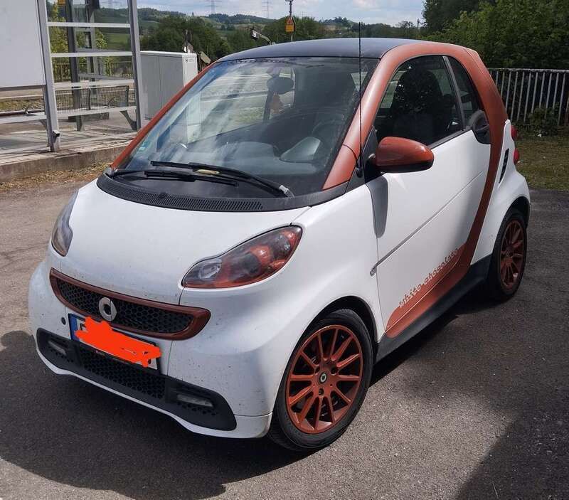 Weiß Gebraucht 2013 Smart ForTwo Coupé Kleinwagen | 5.850 € (Etwas zu teuer) - Bild 1/4