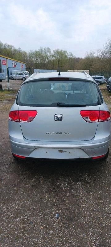 Gebraucht Seat Altea XL 103 PS (75 kW) 2012 Silber Van / Kleinbus