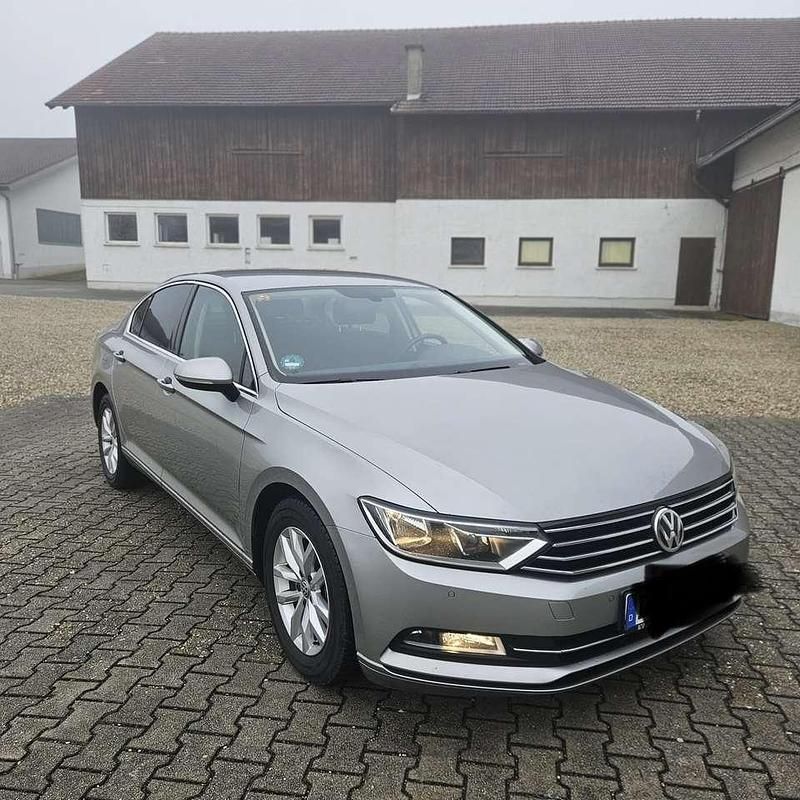 Gebraucht VW Passat Comfortline 150 PS (110 kW) 2016 Grau Limousine