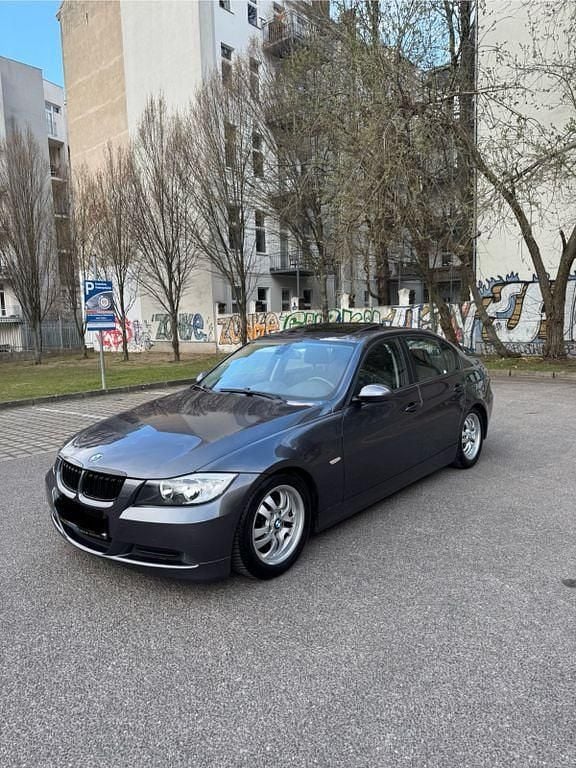 Gebraucht BMW 318 129 PS (94 kW) 2006 Grau Limousine