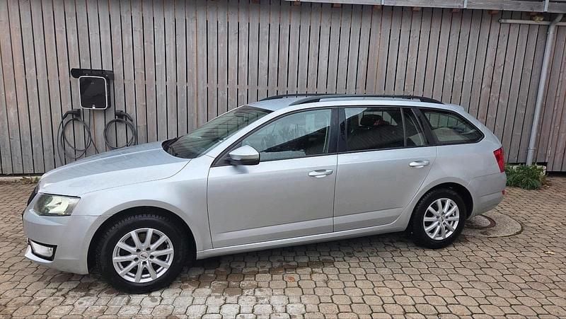 Silber Gebraucht 2013 Skoda Octavia Kombi | 6.990 € (Fairer Preis) - Bild 1/4