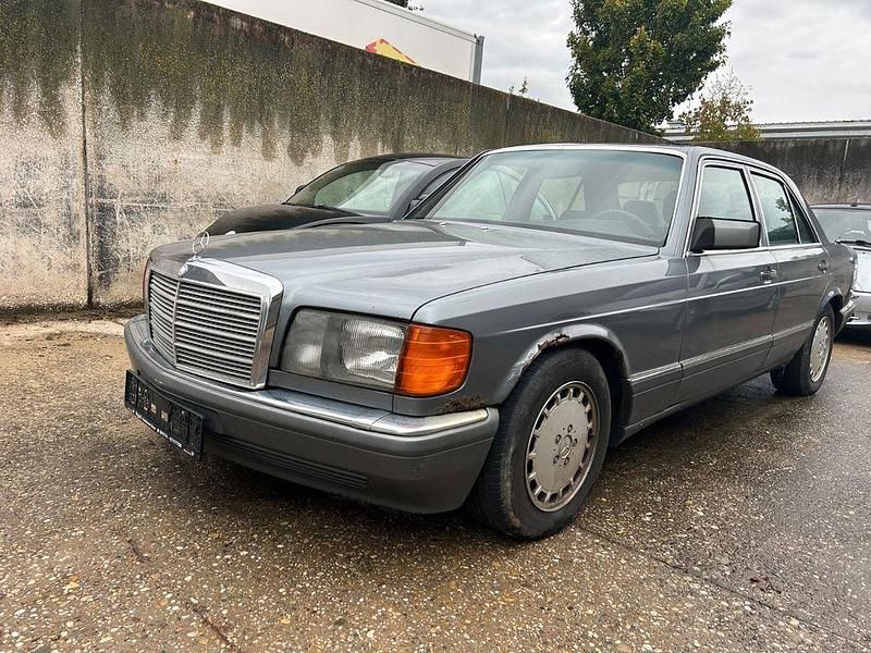 Grau Gebraucht 1989 Mercedes S300 Limousine | 5.000 € - Bild 1/4