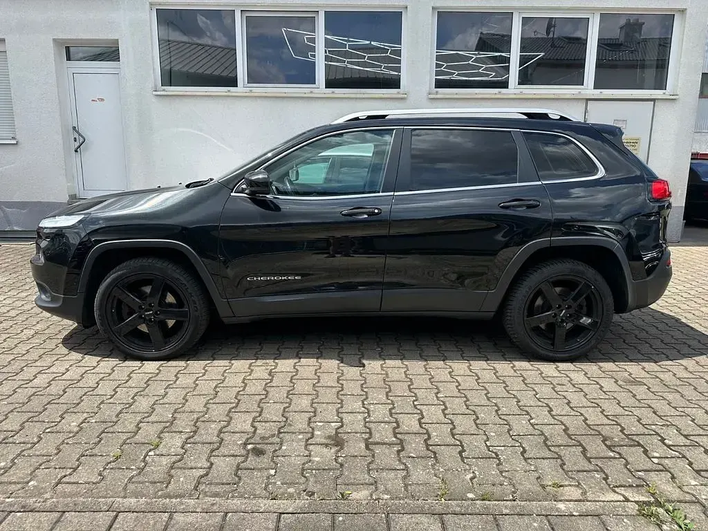 Gebraucht Jeep Cherokee Longitude 170 PS (125 kW) 2014 Brilliant black crystal pearl SUV