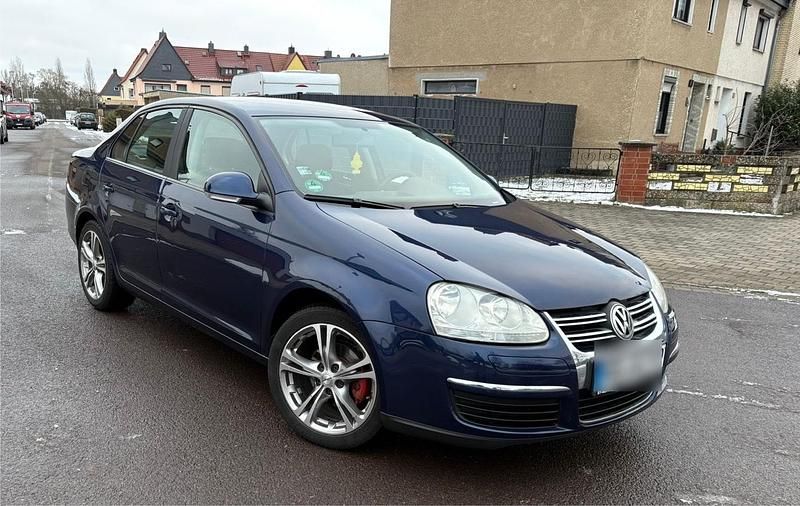 Gebraucht VW Jetta 102 PS (75 kW) 2006 Blau Limousine